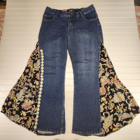Denim - Floral Patchwork Flare Jeans